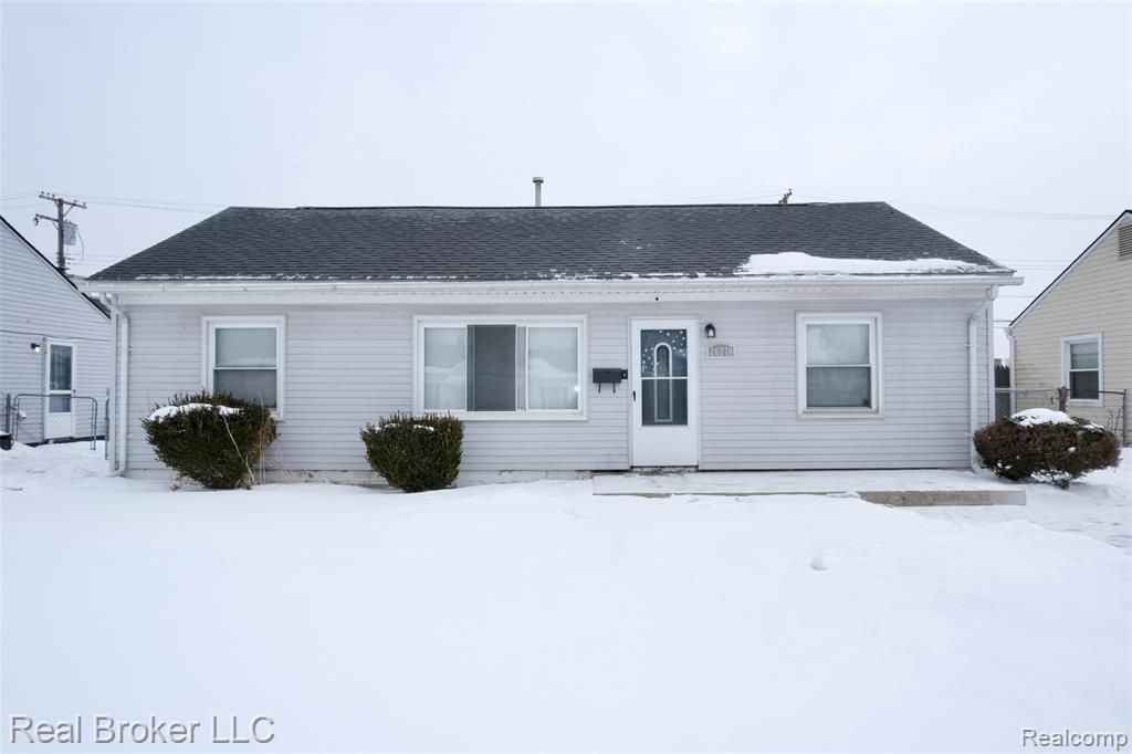 26270 Grandmont Street, Roseville, MI 48066