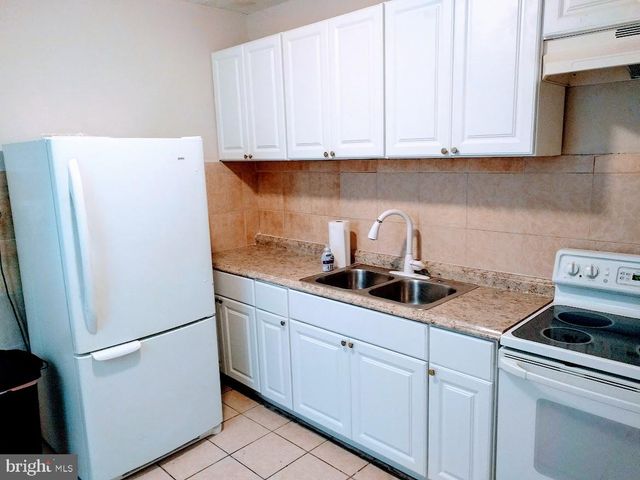 4841 N 8TH ST, Philadelphia, PA 19120