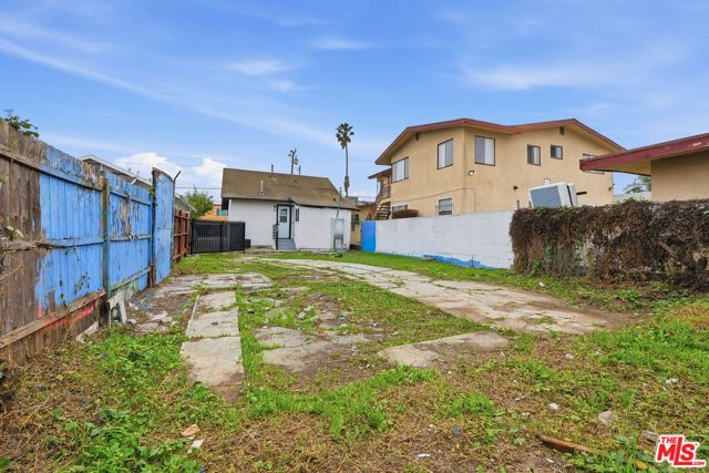 1109 W 110th Street, Los Angeles, CA 90044