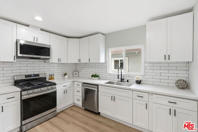 1109 W 110th Street, Los Angeles, CA 90044