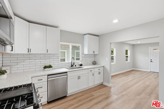 1109 W 110th Street, Los Angeles, CA 90044