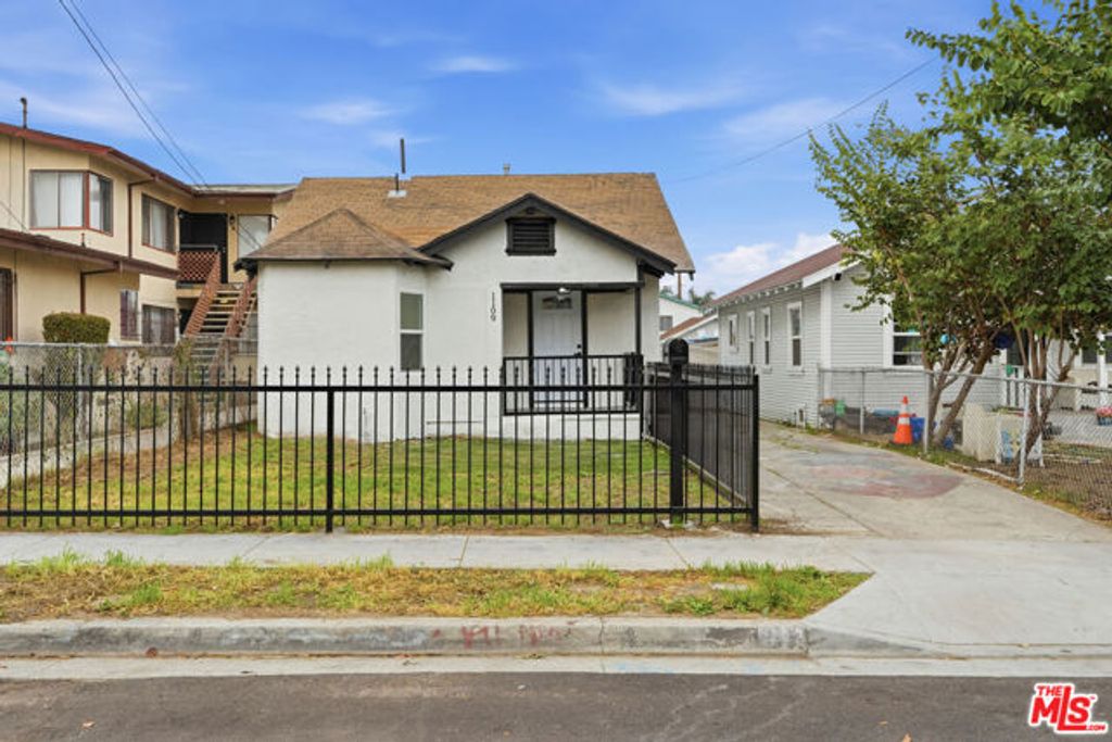 1109 W 110th Street, Los Angeles, CA 90044