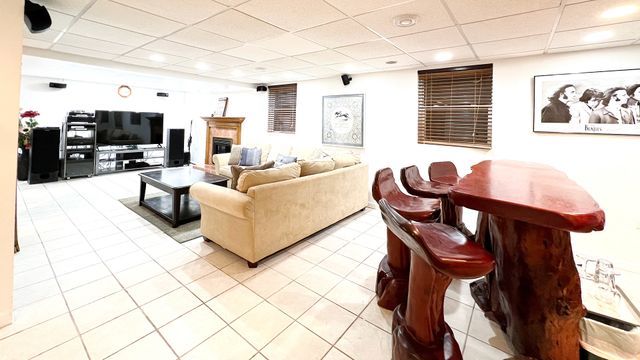 968 Knowles Road, Gurnee, IL 60031