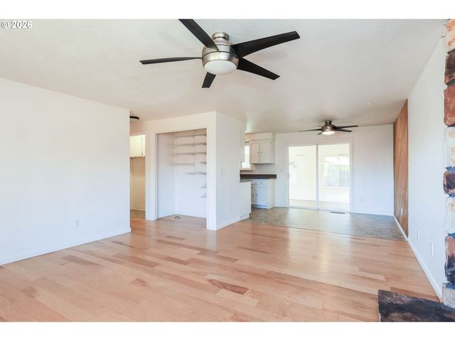 4927 TRADE WIND Ave, Keizer, OR 97303