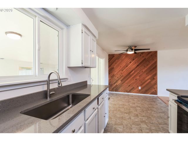 4927 TRADE WIND Ave, Keizer, OR 97303