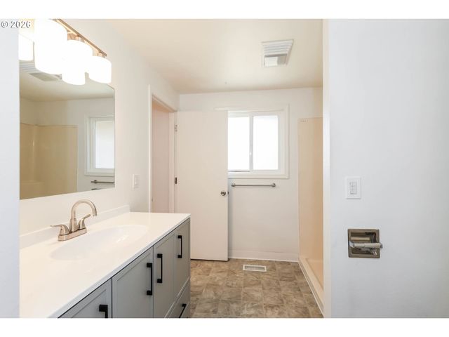 4927 TRADE WIND Ave, Keizer, OR 97303