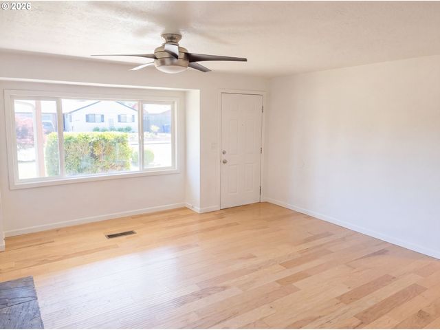 4927 TRADE WIND Ave, Keizer, OR 97303