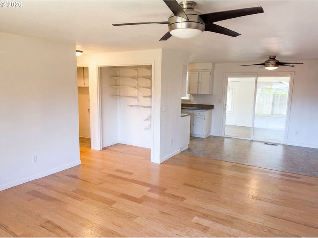 4927 TRADE WIND Ave, Keizer, OR 97303