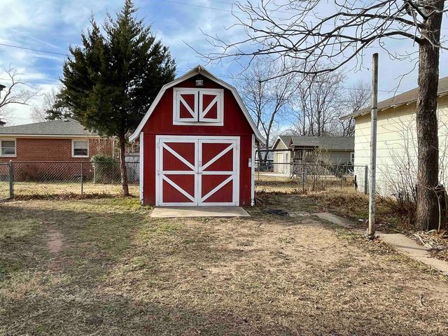 3432 W 8th St N, Wichita, KS 67203