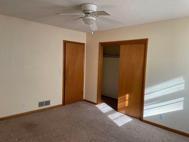 3432 W 8th St N, Wichita, KS 67203