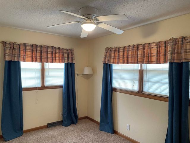 3432 W 8th St N, Wichita, KS 67203