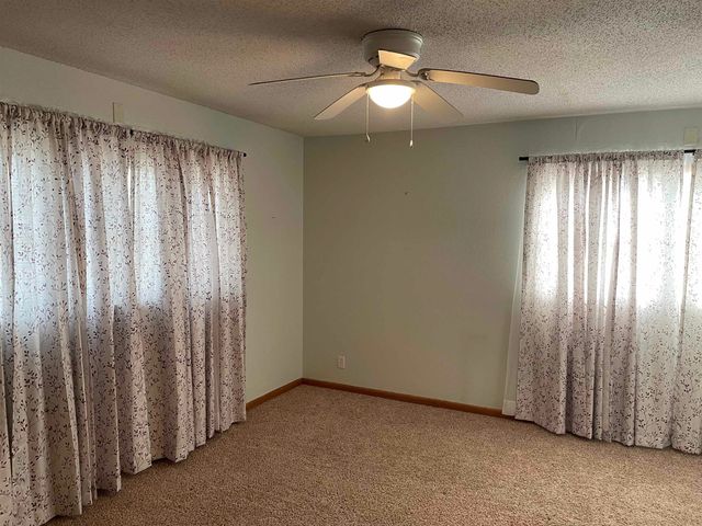 3432 W 8th St N, Wichita, KS 67203