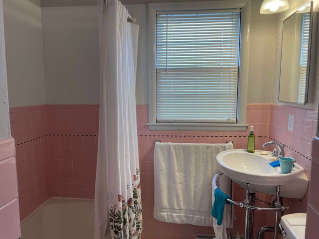 3432 W 8th St N, Wichita, KS 67203