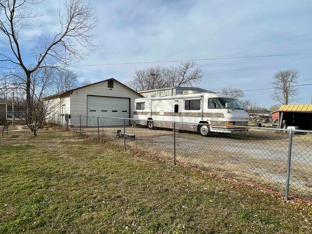 3432 W 8th St N, Wichita, KS 67203