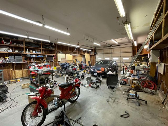 3432 W 8th St N, Wichita, KS 67203