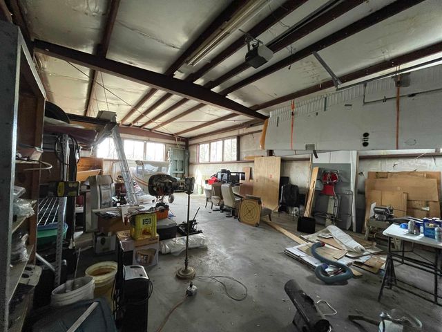 3432 W 8th St N, Wichita, KS 67203