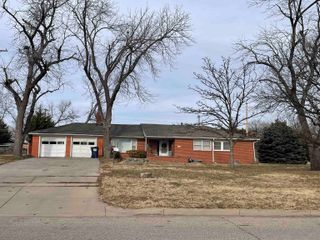 3432 W 8th St N, Wichita, KS 67203