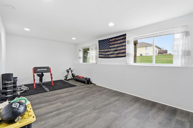 3335 Stoneview Circle SW, Cedar Rapids, IA 52404