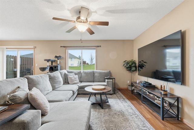 3335 Stoneview Circle SW, Cedar Rapids, IA 52404