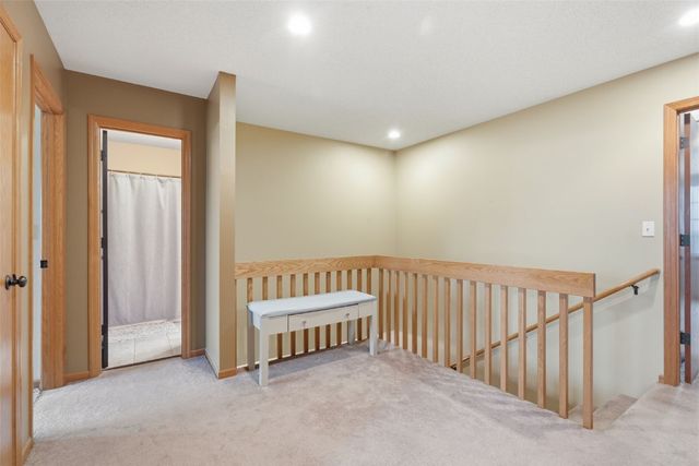 3335 Stoneview Circle SW, Cedar Rapids, IA 52404