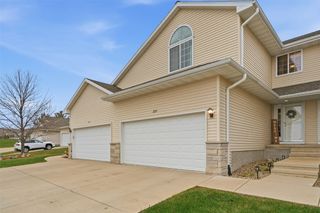 3335 Stoneview Circle SW, Cedar Rapids, IA 52404
