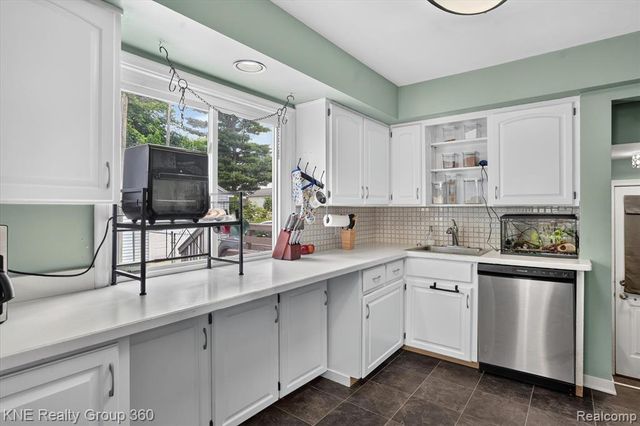 1714 Cooper Avenue, Lansing, MI 48910