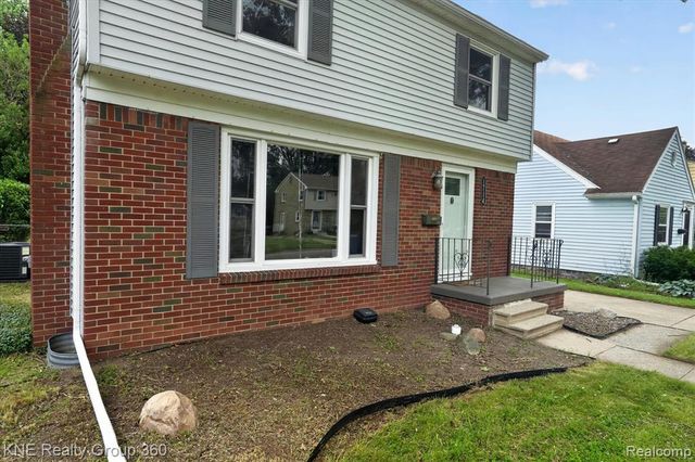 1714 Cooper Avenue, Lansing, MI 48910