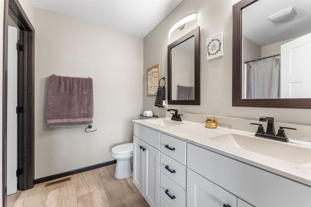 312 Dawson Dr, West Branch, IA 52358