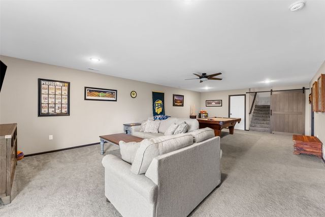 312 Dawson Dr, West Branch, IA 52358