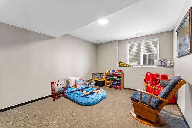 312 Dawson Dr, West Branch, IA 52358