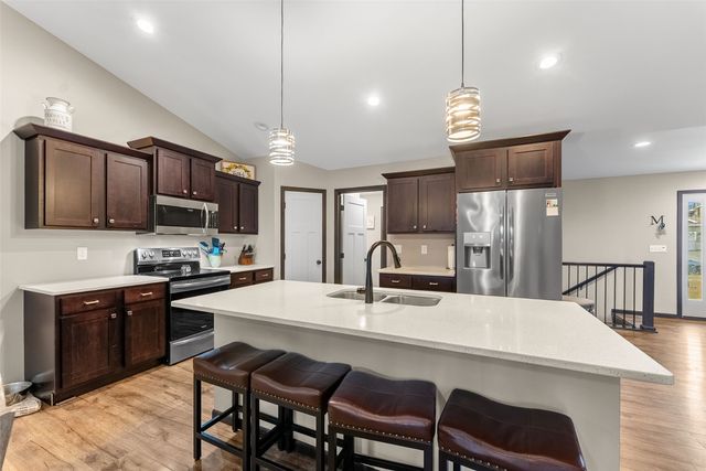 312 Dawson Dr, West Branch, IA 52358