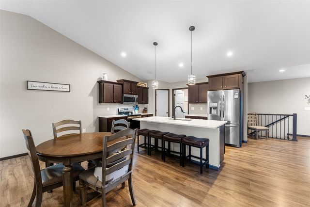 312 Dawson Dr, West Branch, IA 52358