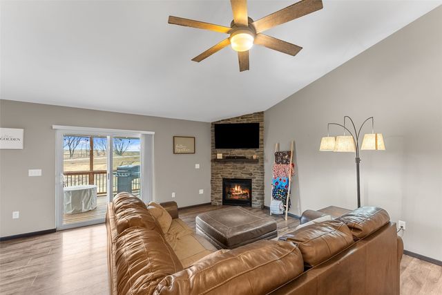 312 Dawson Dr, West Branch, IA 52358