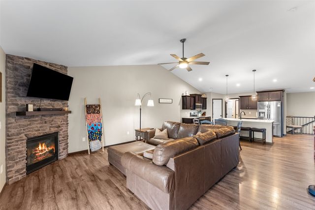 312 Dawson Dr, West Branch, IA 52358