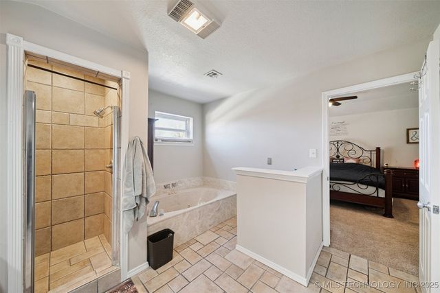 4209 S Chestnut Court, Broken Arrow, OK 74011