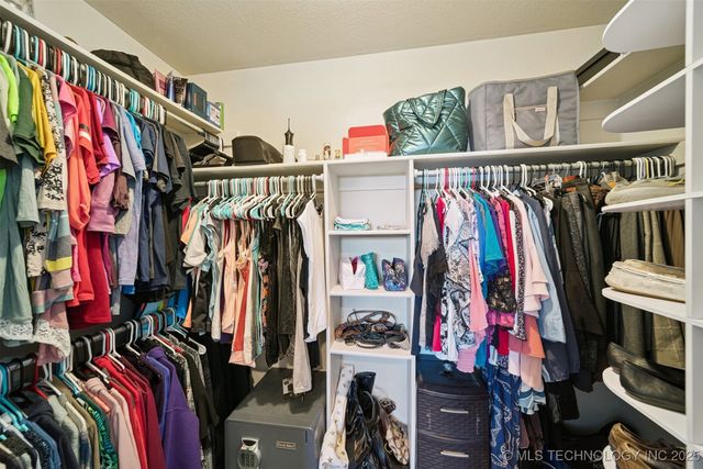 4209 S Chestnut Court, Broken Arrow, OK 74011