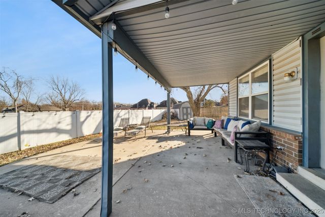 4209 S Chestnut Court, Broken Arrow, OK 74011