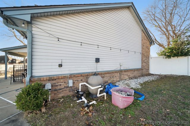 4209 S Chestnut Court, Broken Arrow, OK 74011