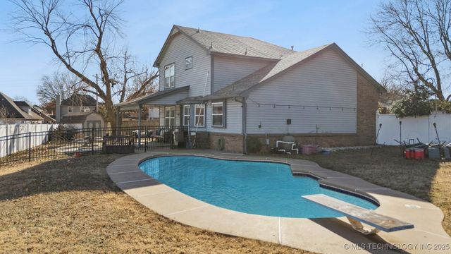 4209 S Chestnut Court, Broken Arrow, OK 74011