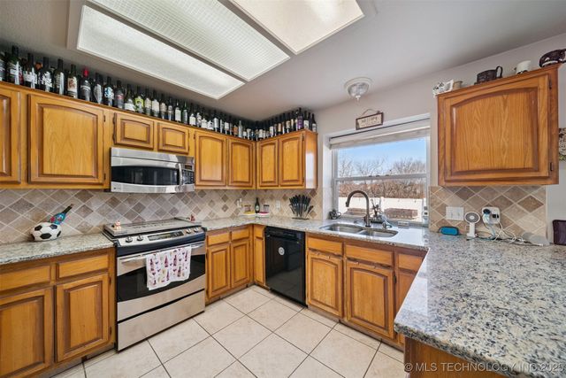 4209 S Chestnut Court, Broken Arrow, OK 74011