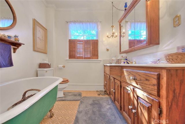 477 W Center, Covina, CA 91723