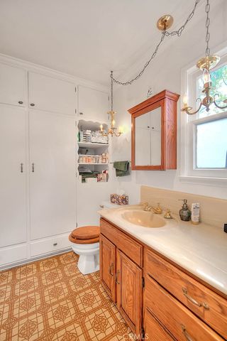 477 W Center, Covina, CA 91723