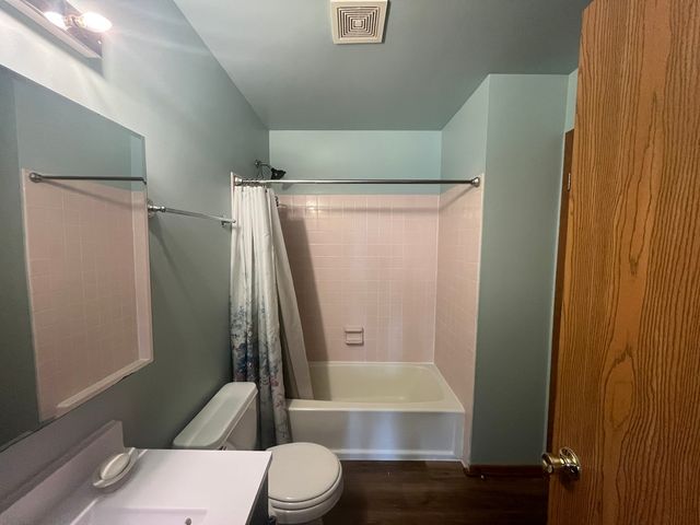 965 Amberwood Place, Mchenry, IL 60050