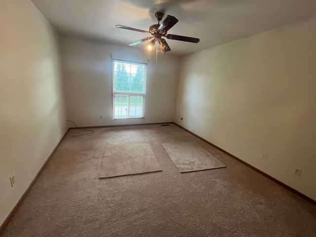 965 Amberwood Place, Mchenry, IL 60050