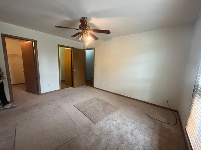 965 Amberwood Place, Mchenry, IL 60050