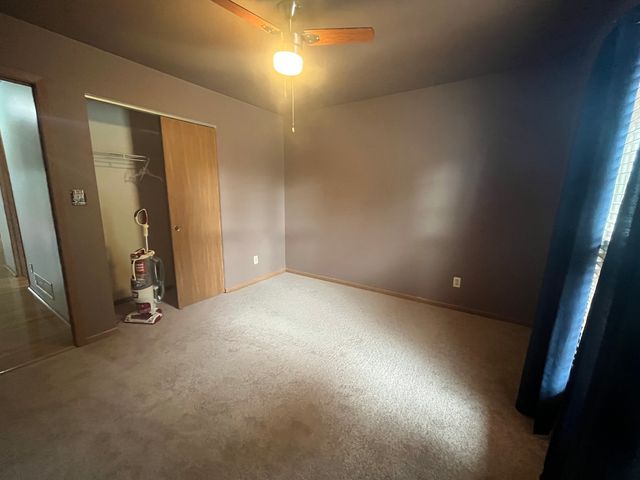 965 Amberwood Place, Mchenry, IL 60050