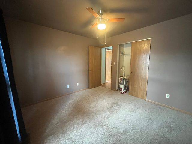 965 Amberwood Place, Mchenry, IL 60050