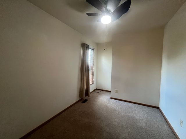 965 Amberwood Place, Mchenry, IL 60050