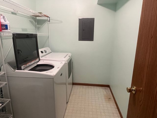 965 Amberwood Place, Mchenry, IL 60050