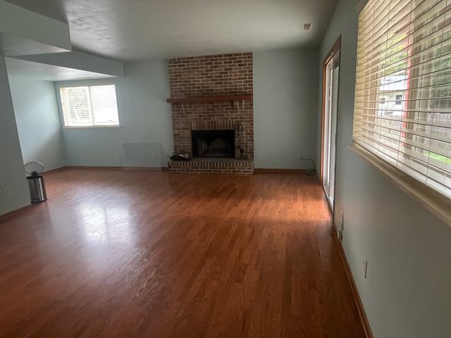 965 Amberwood Place, Mchenry, IL 60050